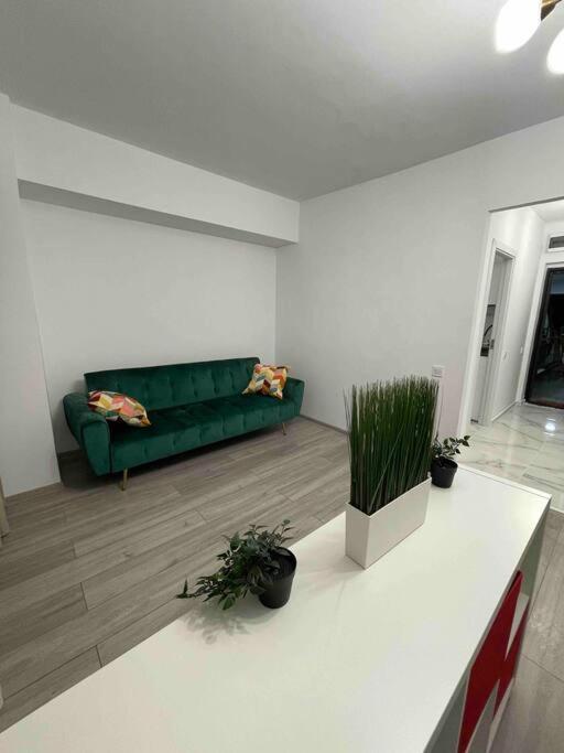Garsoniera Spatioasa Mega Mall Bucarest Extérieur photo